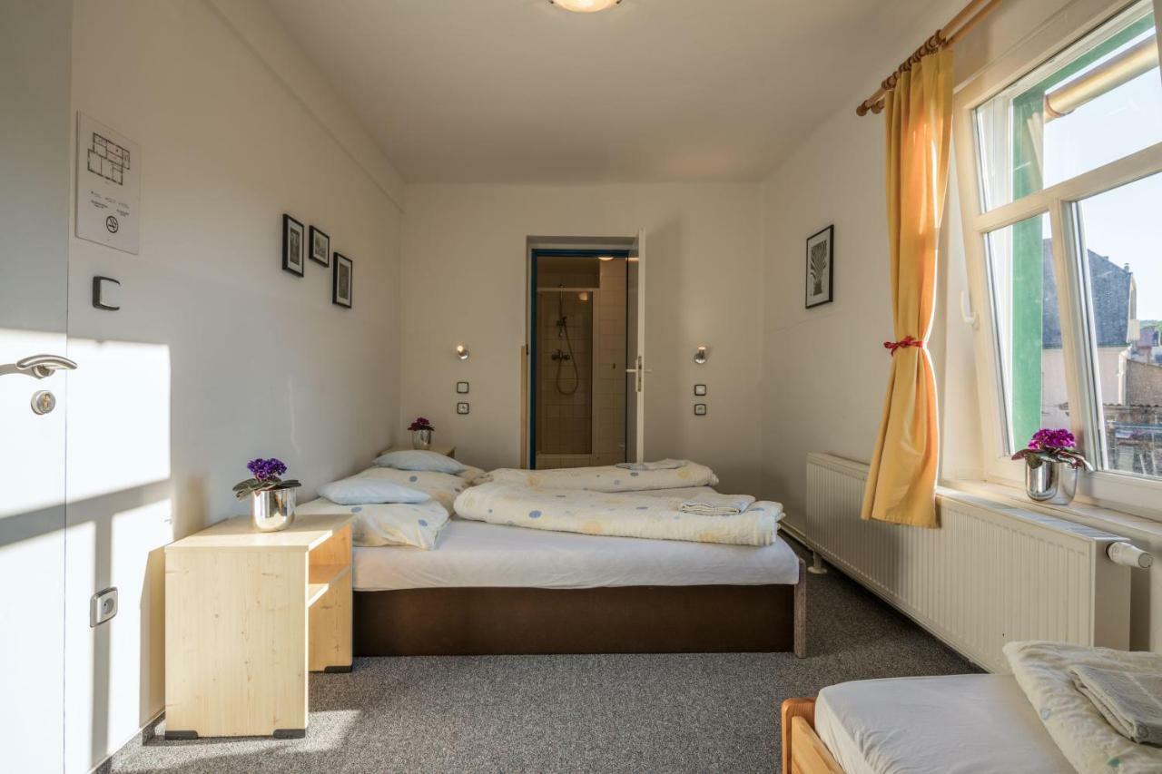Penzion Slunecnice Dvur Kralove nad Labem Exterior photo